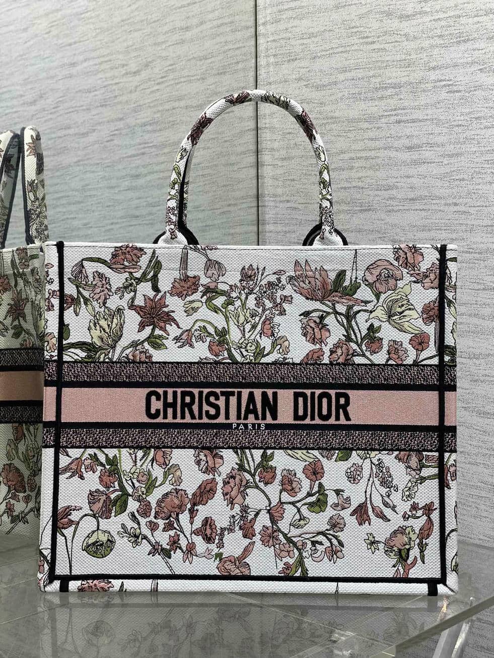 2025New Tote 00126